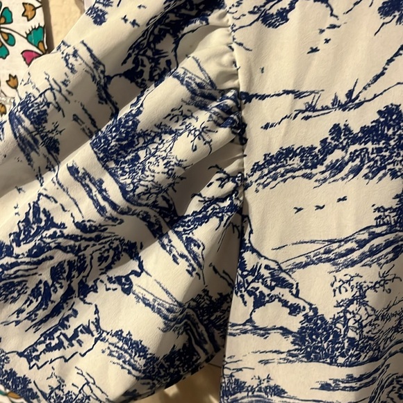 SHEIN Blue and White Abstract Dress - Picture 4 of 5